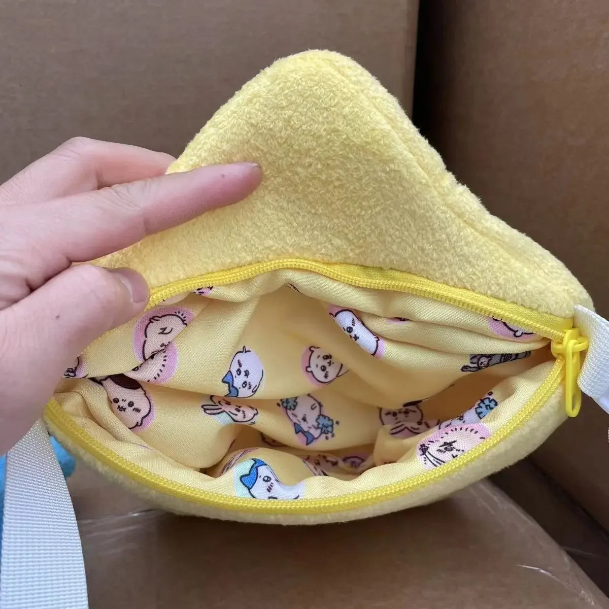 Chiikawa Japanese Cute Jiyi Bear Small Bag  Xiaoba Girl New Autumn and Winter Crossbody Bag Popular Lamb Doll Girl Shoulder Gift